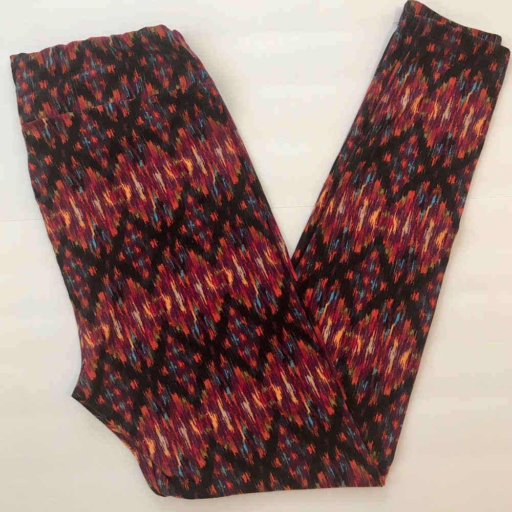 LuLaRoe Tall & Curvy Leggings